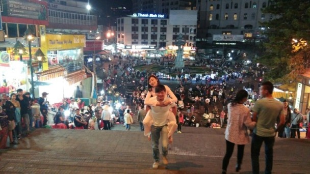 Sao TVB tai Viet Nam anh 6