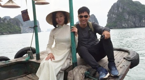 A hau chau A doi non la, mac ao dai ben Quach Tan An hinh anh