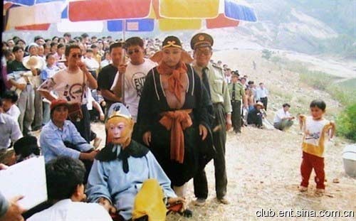 Hau truong phim co trang anh 3