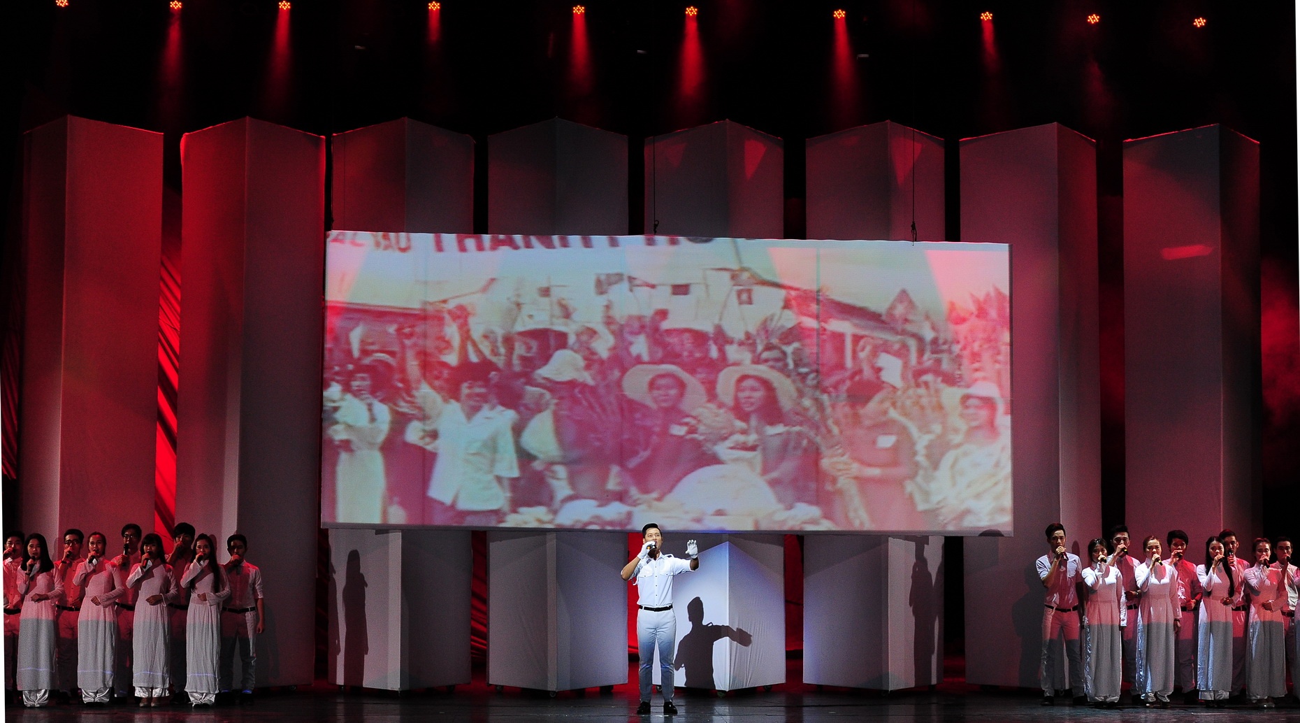 Duc Tuan danh xung divo anh 2