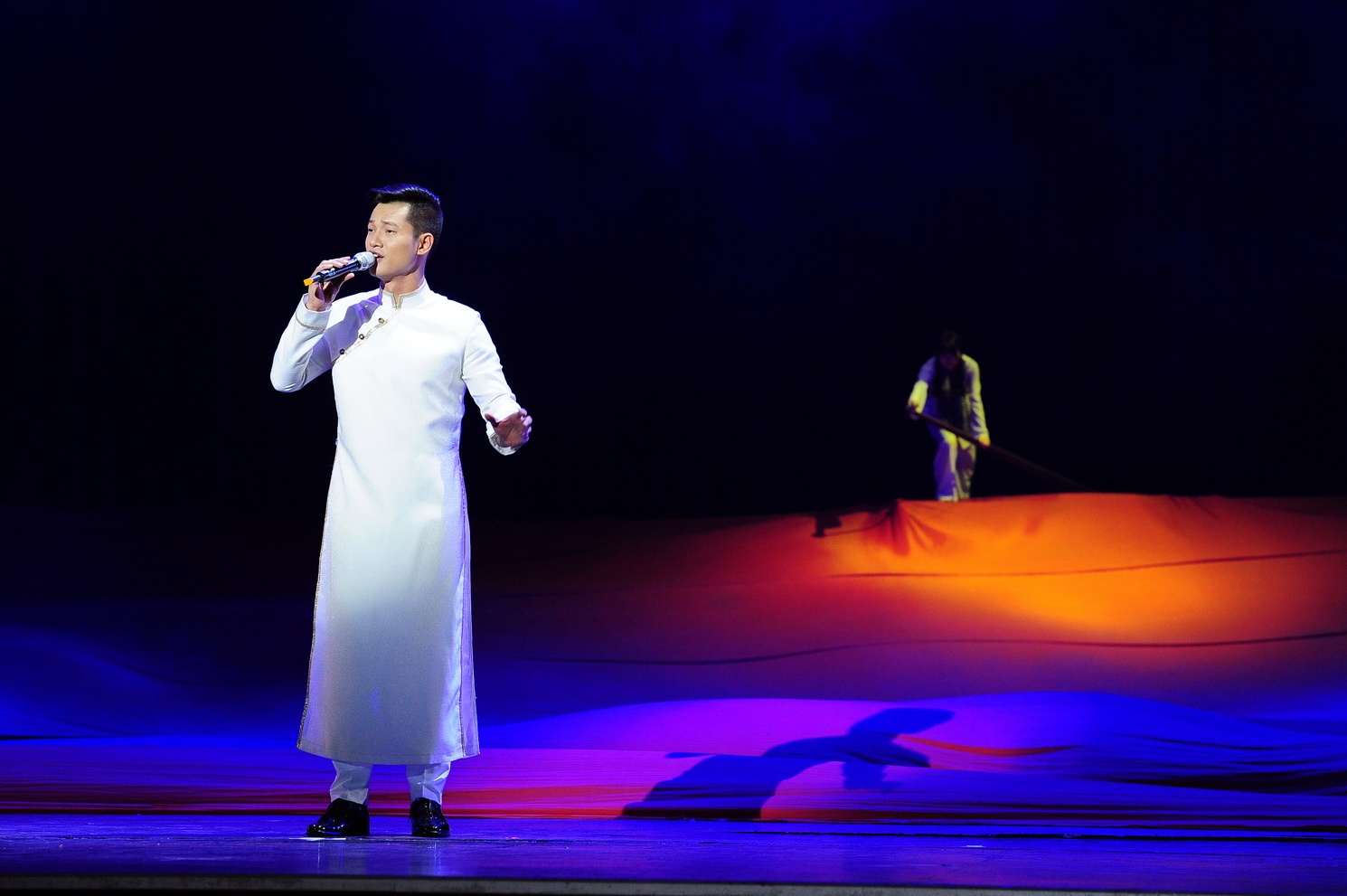 Duc Tuan danh xung divo anh 1