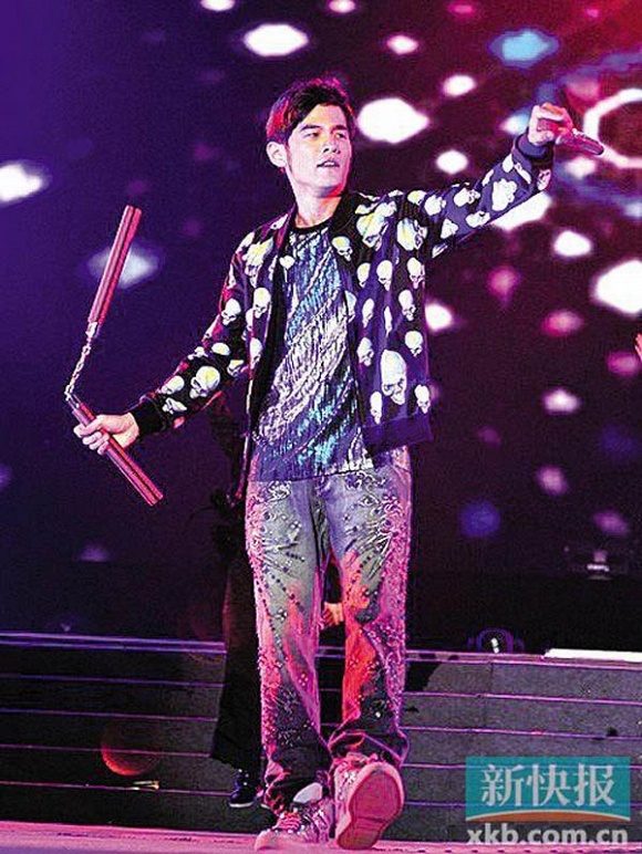 Châu Kiệt Luân và sự cố biểu diễn ảnh 2 Chau Kiet Luan va su co bieu dien anh 2