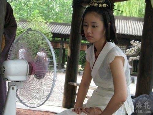 Hau truong phim co trang anh 12