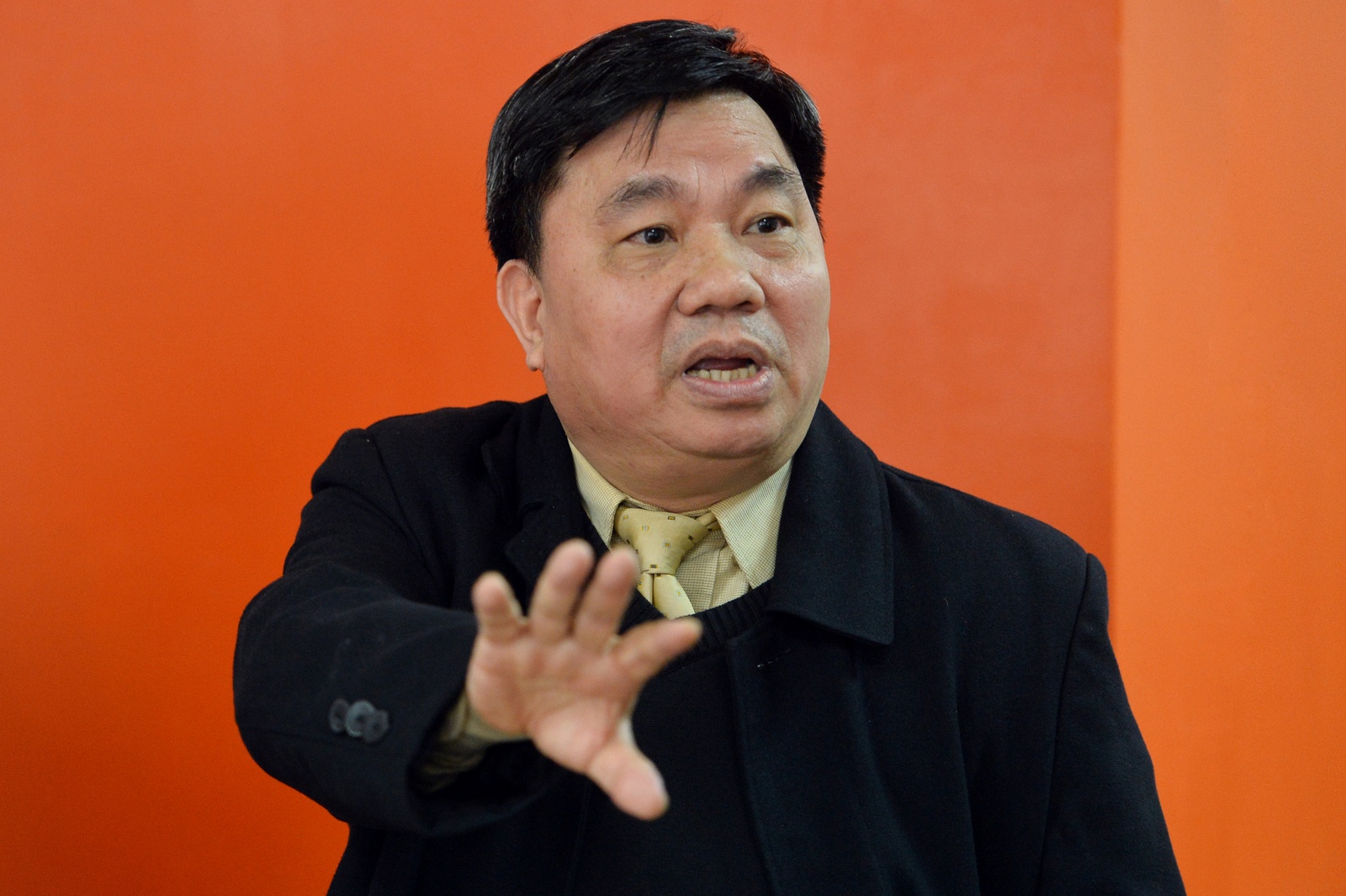 Ong Do Quy Doan: ‘Mat ca nam troi de tim ra sach xung dang’ hinh anh