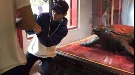 Xiumin (EXO) bat ngo xuat hien tai Ha Noi hinh anh