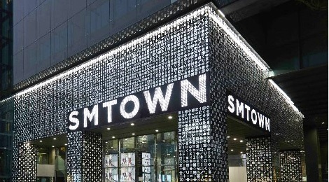 Khan gia to nhan vien SM quay roi tinh duc hinh anh