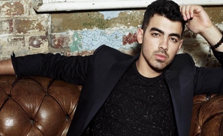 Joe Jonas len tieng chuyen ban gai cu hen ho ban than hinh anh