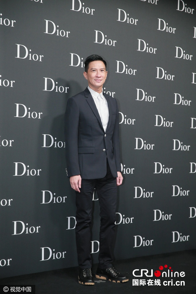 Song Joong Ki dự sự kiện thời trang ảnh 3 Song Joong Ki du su kien thoi trang anh 3