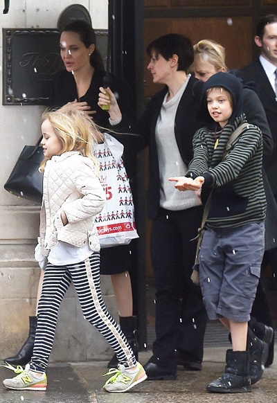 Angelina Jolie gầy gò trong sự kiện ảnh 3 Angelina Jolie gay go trong su kien anh 3