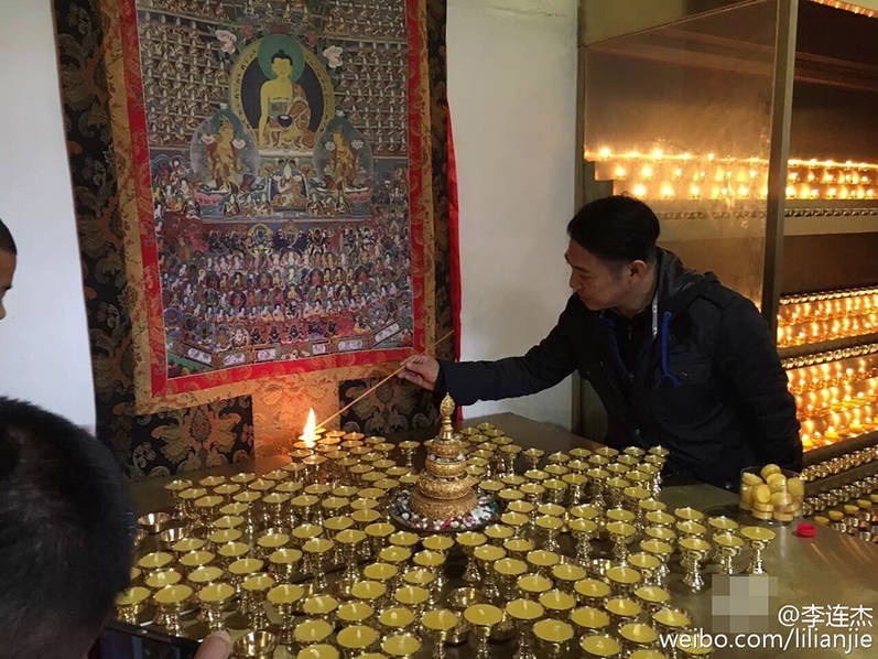 Lý Liên Kiệt đến chùa sinh nhật ảnh 2 Ly Lien Kiet den chua sinh nhat anh 2