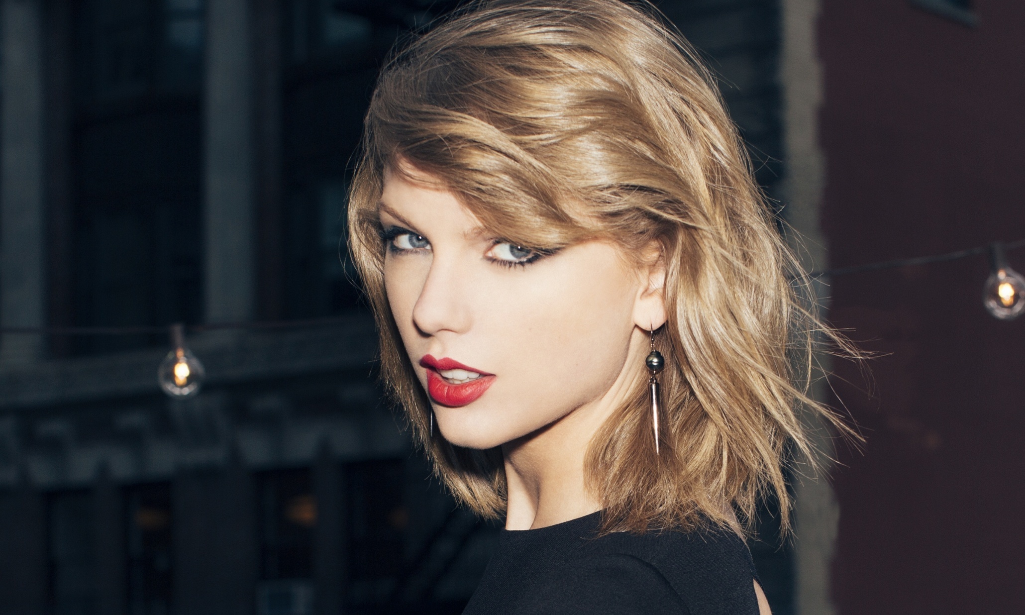 Bi mat dang sau ky nguyen ngoi sao cua Taylor Swift hinh anh