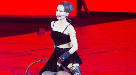 Diva Thai Y Lam bi phan doi vi trinh dien phan cam hinh anh