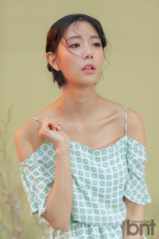 Clara bat ngo kin dao anh 3