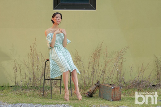 Clara bat ngo kin dao anh 4