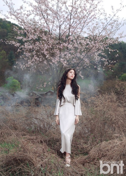 Clara bat ngo kin dao anh 6