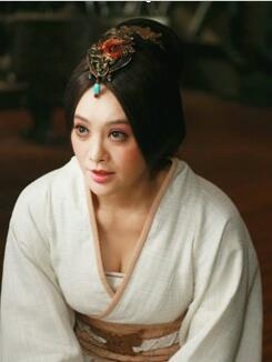 Dieu Thuyen tren man anh anh 8