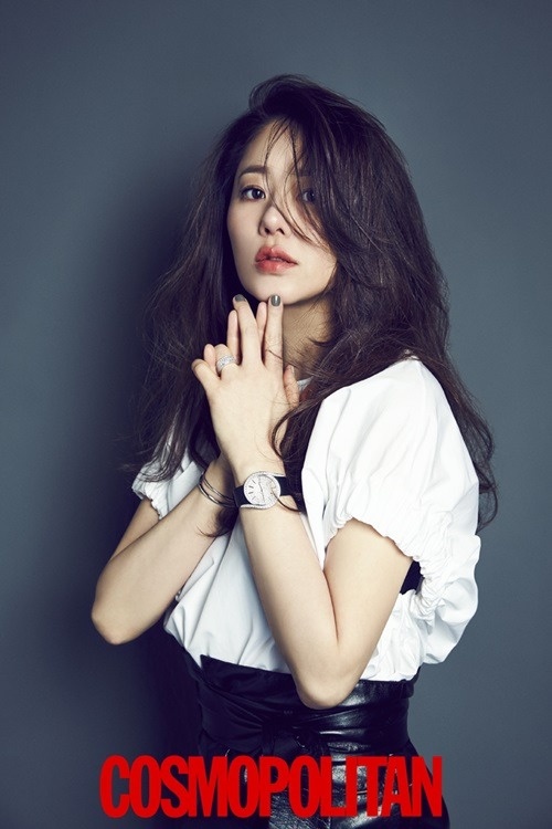 Go Hyun Jung trên tạp chí Cosmopolitan ảnh 3 Go Hyun Jung tren tap chi Cosmopolitan anh 3