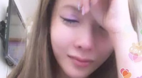 Chan dong vu nguoi mau Dai Loan quay clip tu tu truc tiep hinh anh