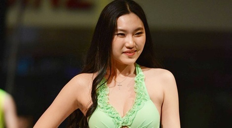 Thi sinh phai thay bikini tren san khau cuoc thi sac dep hinh anh