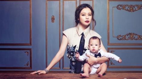 Tu Nhuoc Tuyen lan dau khoe con tren tap chi hinh anh