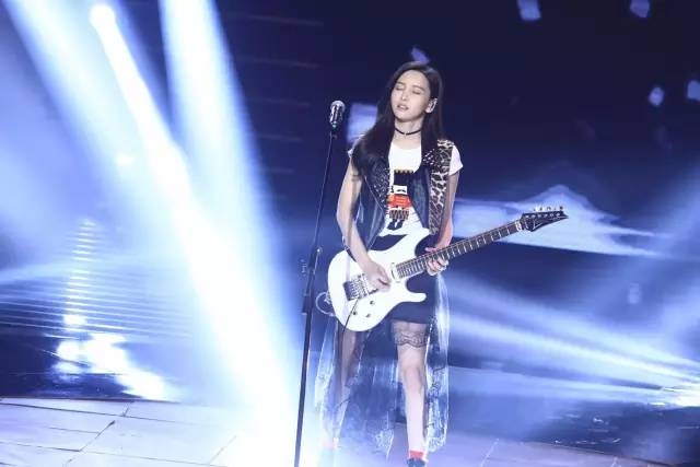 Nhip Tim cua Vu Van Van tai Sing My Song hinh anh