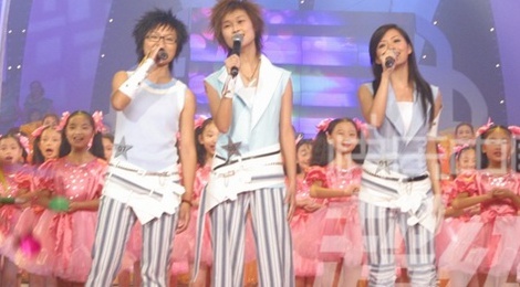 Game show ca nhac Trung Quoc: Co phong do, thieu dang cap hinh anh