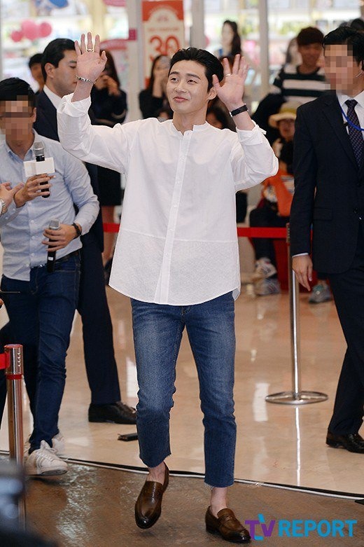 Park Seo Joon 'hôn' fan nữ ảnh 1 Park Seo Joon 'hon' fan nu anh 1