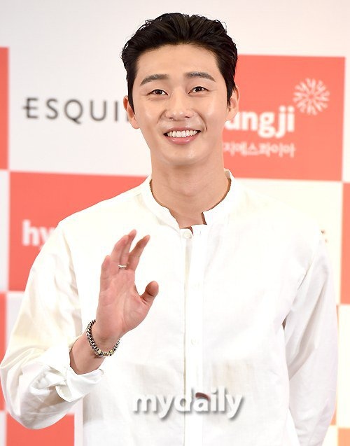 Park Seo Joon 'hôn' fan nữ ảnh 7 Park Seo Joon 'hon' fan nu anh 7