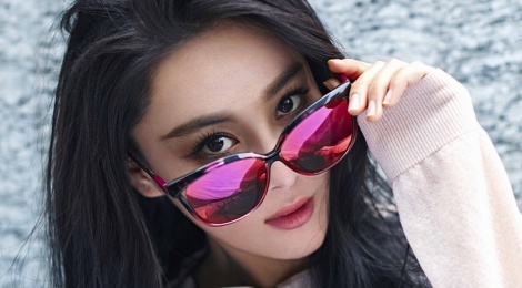 Truong Hinh Du lanh lung tren tap chi hinh anh