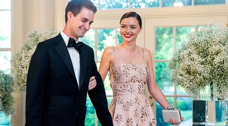 Miranda Kerr long lay ben bo ty phu an toi o Nha Trang hinh anh