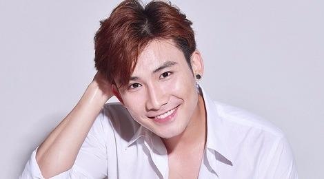 Chi Thien gioi thieu ca khuc moi bang hinh thuc live stream hinh anh