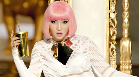 Minzy chung nha voi ‘nu hoang nhac phim xu Han’ hinh anh