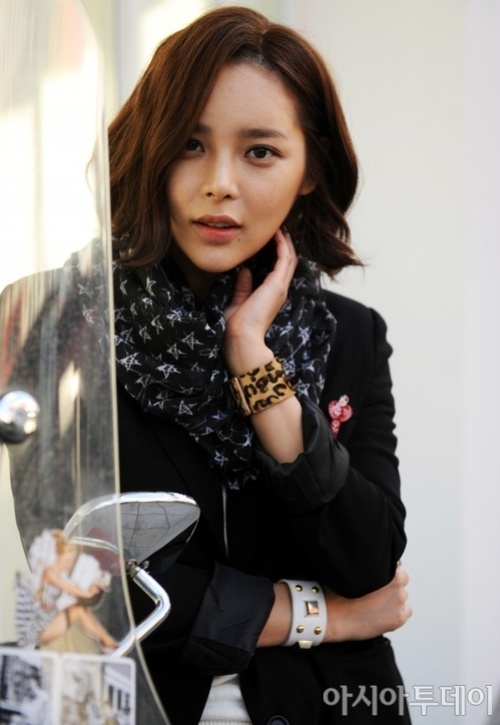 Park Shi Yeon bỏ chồng ảnh 1 Park Shi Yeon bo chong anh 1