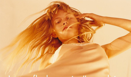 Calvin Klein bi len an vi quang cao 'khoe hang' hinh anh