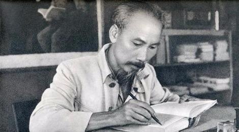 Cau chuyen ve ca khuc 'Ca ngoi Ho Chu tich' hinh anh