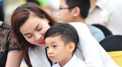 My Linh, Ha Ho lo con cai tro thanh 'cai ron cua vu tru' hinh anh