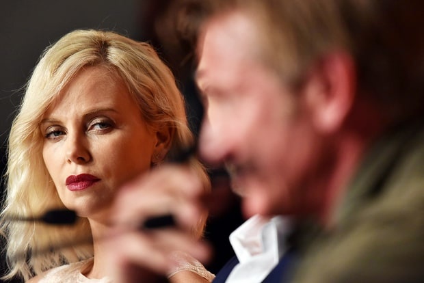 Charlize Theron hôn Sean Penn ảnh 6 Charlize Theron hon Sean Penn anh 6