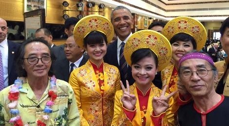 Tong thong Obama nghe dan ca quan ho Bac Ninh hinh anh