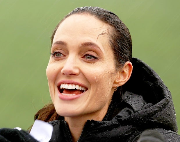 Angelina Jolie lam giao su thinh giang anh 2