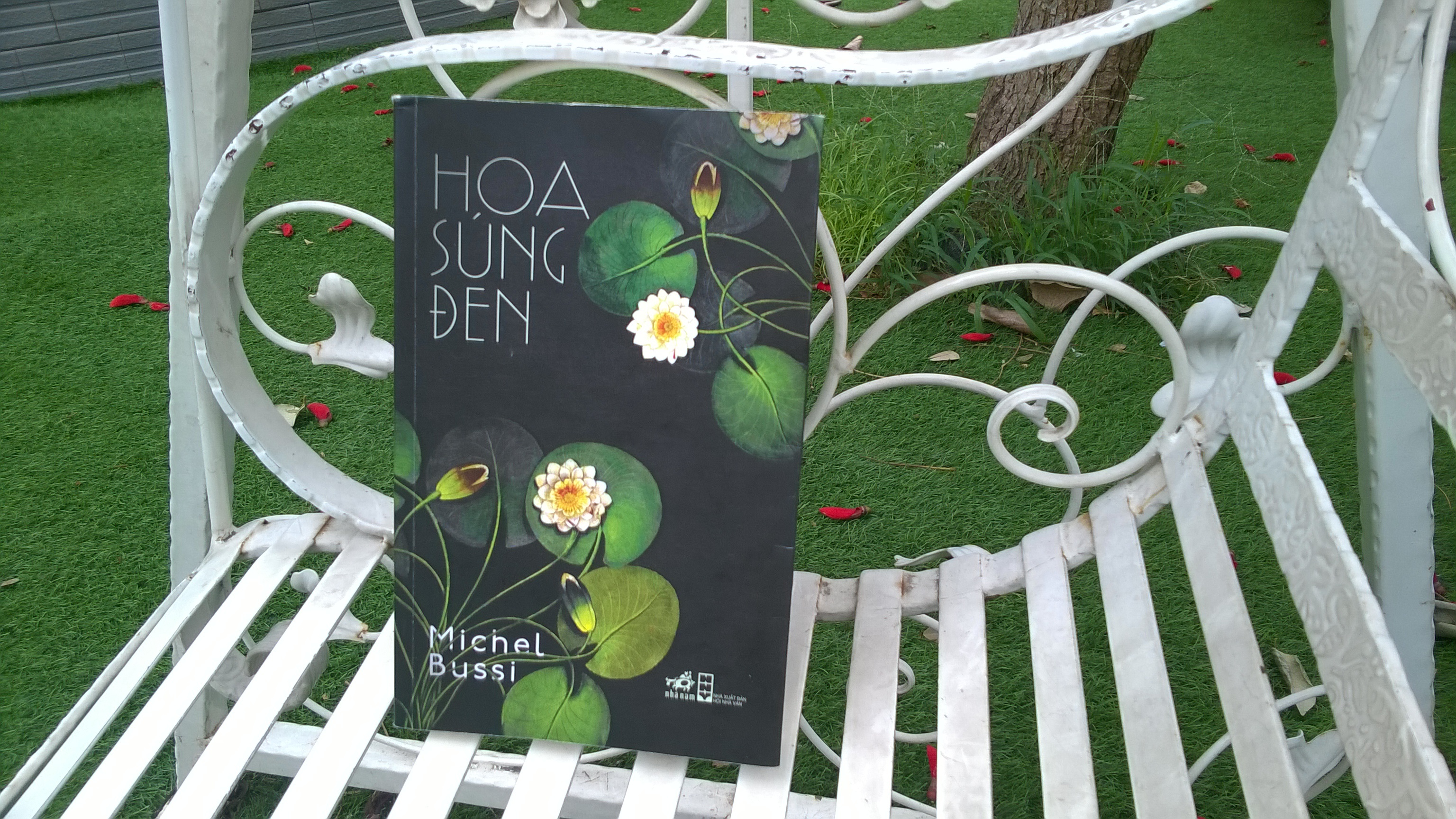 'Hoa sung den' – Cau chuyen cua tinh yeu, bi kich va toi ac hinh anh