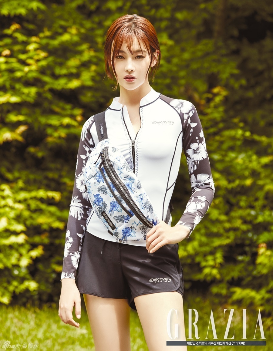 Oh Yeon Seo lăng xê áo bơi dài tay ảnh 4 Oh Yeon Seo lang xe ao boi dai tay anh 4
