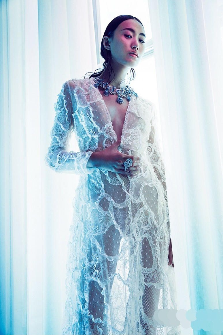 Tan Thu Boi la ban gai Tran Quan Hy anh 9