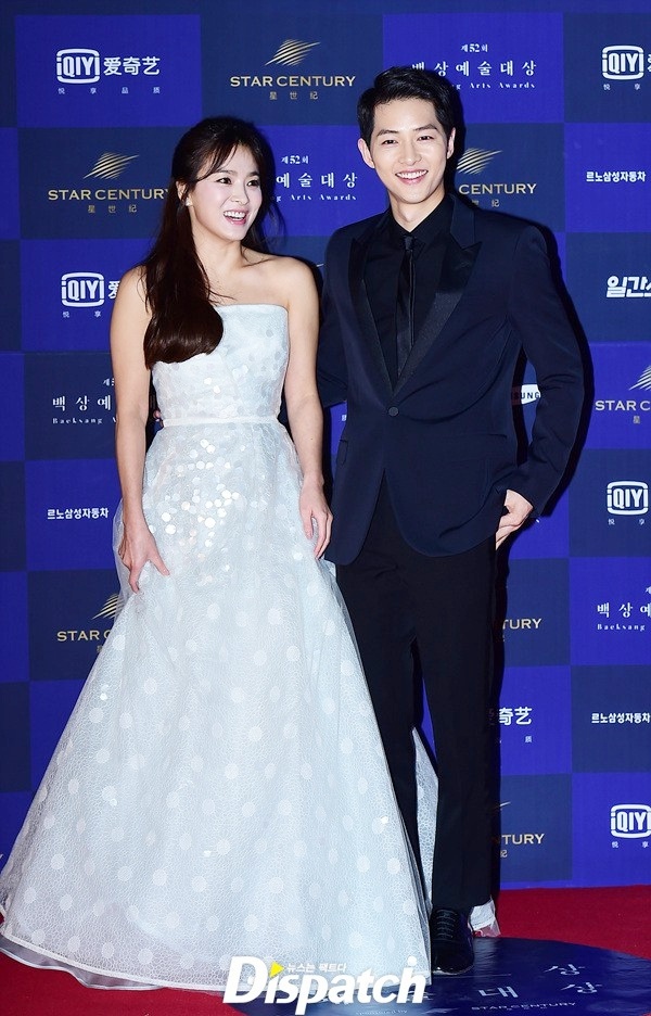 cap doi Hau due mat troi tren tham do anh 2