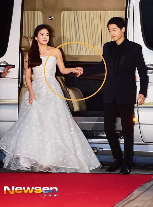 cap doi Hau due mat troi tren tham do anh 1