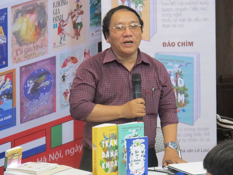 Tran Dang Khoa bat mi vi sao lam tho tu khi con rat nho hinh anh