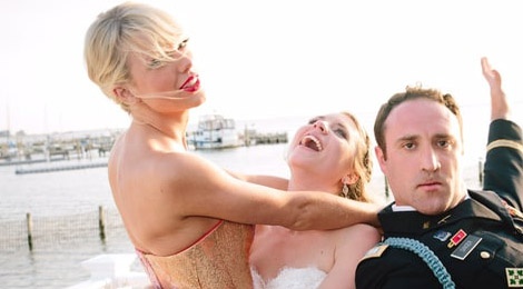 Taylor Swift lo dien o dam cuoi fan sau khi chia tay Calvin hinh anh