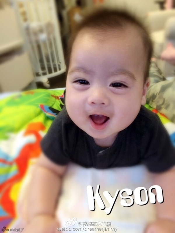 Lam Chi Dinh khoe con anh 4