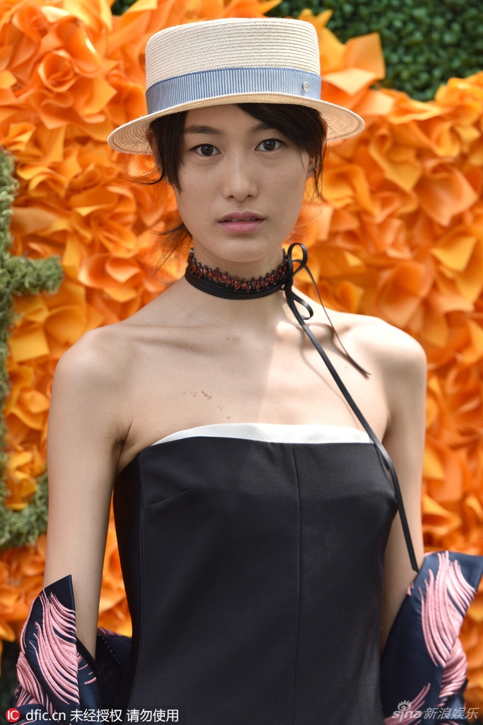 Tan Thu Boi ban gai Tran Quan Hy anh 2