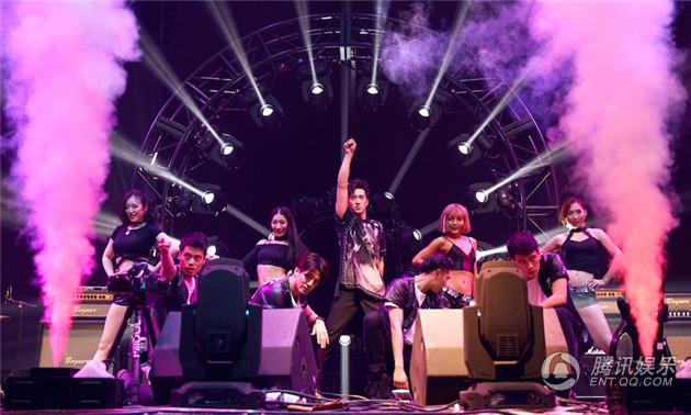 dem nhac cua Hua Nguy Chau anh 1