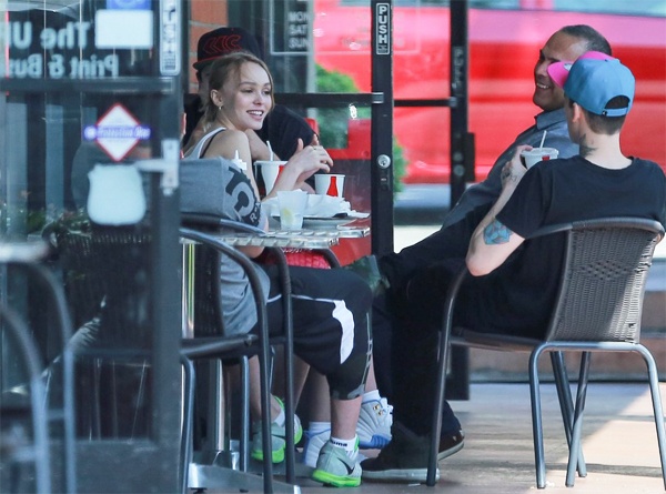 Con gái Johnny Depp gầy guộc ảnh 5 Con gai Johnny Depp gay guoc anh 5